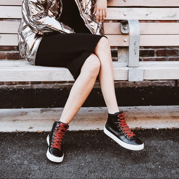 RELISTED — SIZE 9.5 AVAILABLE FOR PURCHASE Frye Lena Hiker - Picture 12 of 12